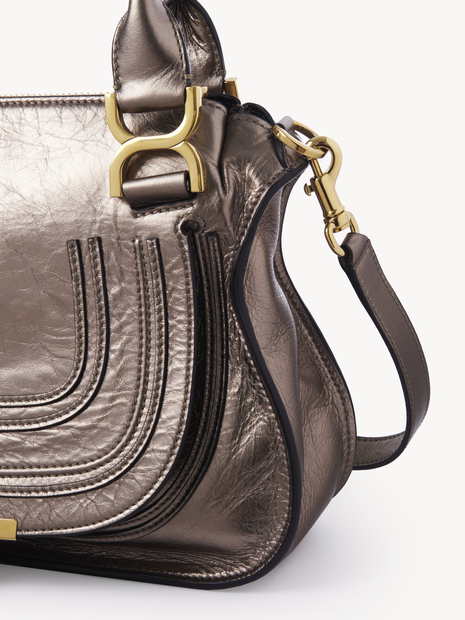 Small Marcie bag in metallized leather Metallized calfskin
Shiny Grey Product detail