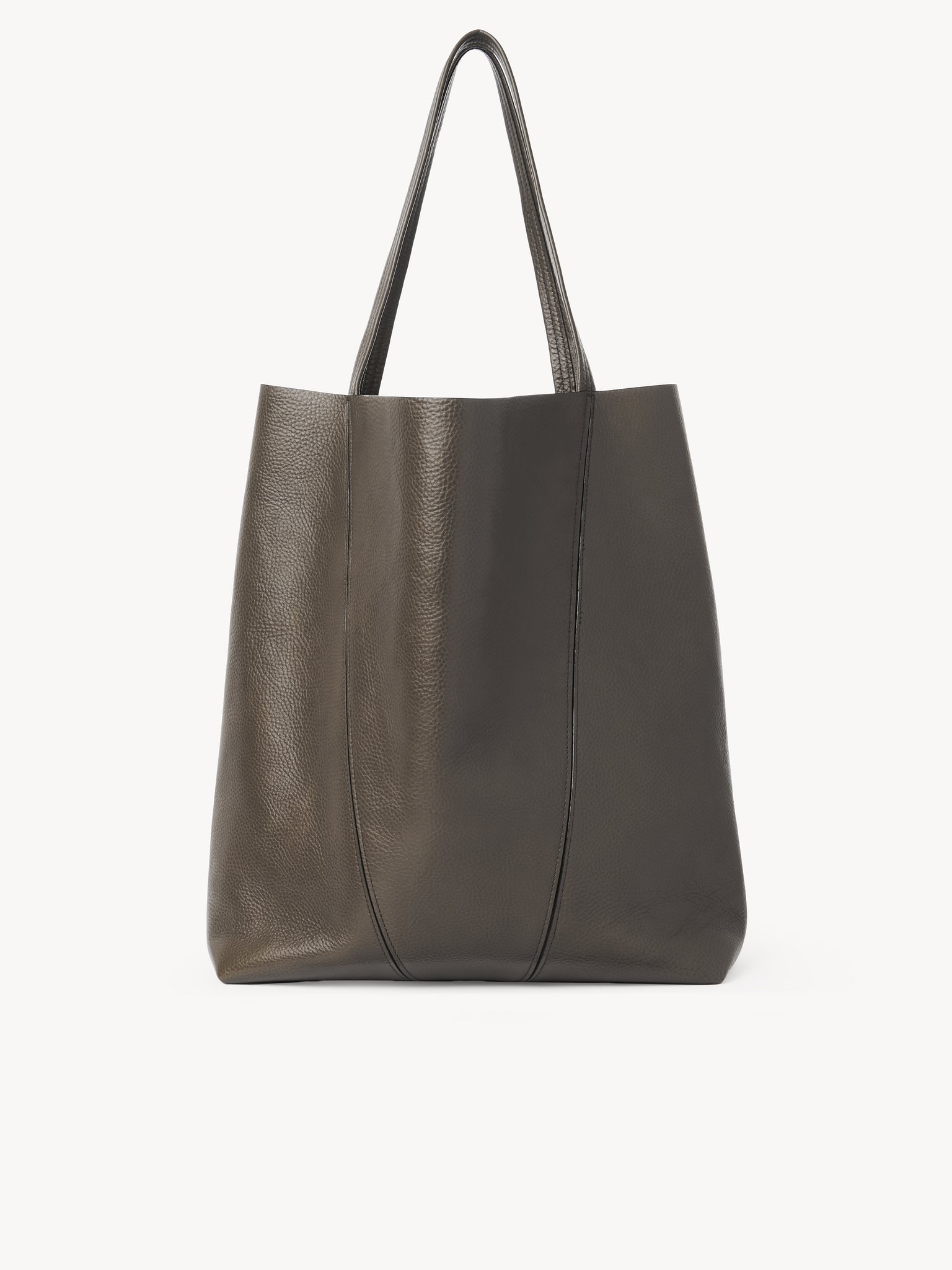 Large Chloé Spin tote bag in grained leather Shiny grained calfskin
Flannel Grey 