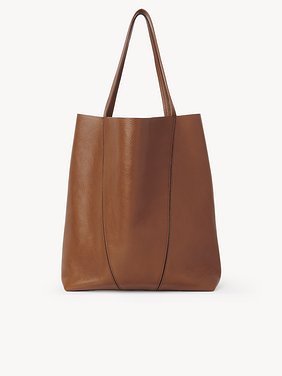 Large Chloé Spin tote bag in grained leather Shiny grained calfskin
Clay Brown Top view of the product