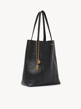 Chloé Spin tote bag in grained leather Shiny grained calfskin
Black 