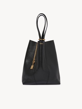 Chloé Spin tote bag in grained leather Shiny grained calfskin
Black Back view of the product