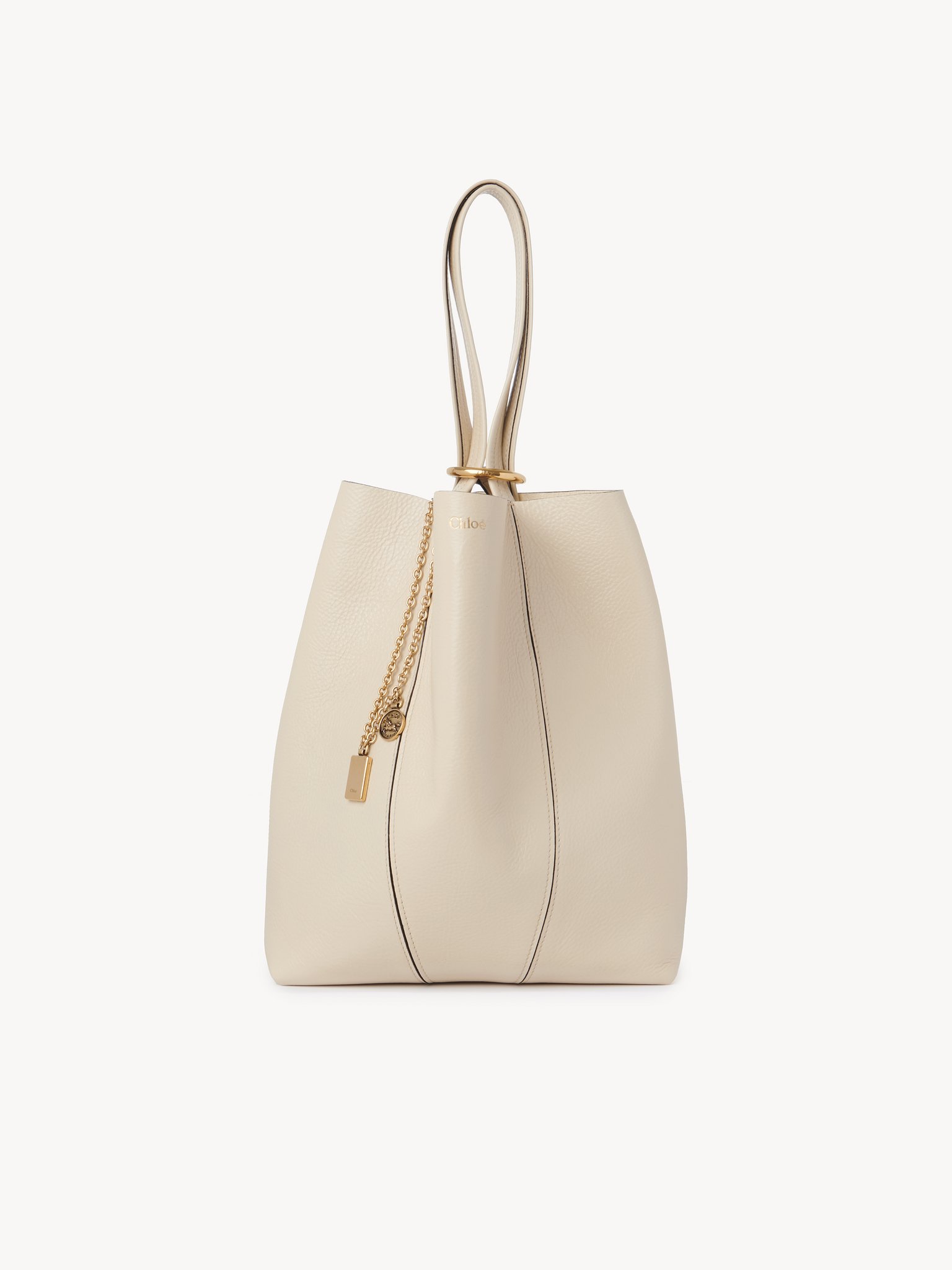 Chloé Spin tote bag in grained leather Shiny grained calfskin
Sweet Beige Back view of the product