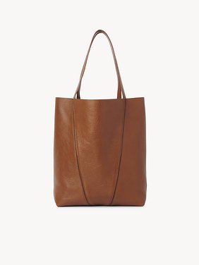 Chloé Spin tote bag in grained leather Shiny grained calfskin
Clay Brown Top view of the product