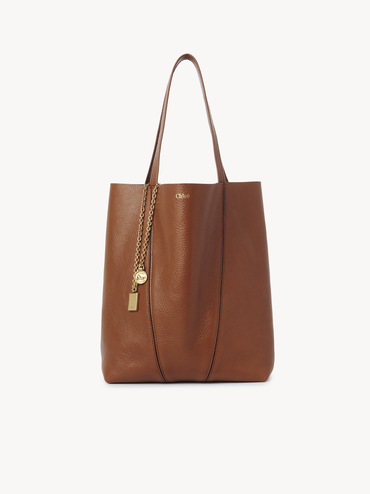 Chloé Spin tote bag in grained leather Shiny grained calfskin
Clay Brown