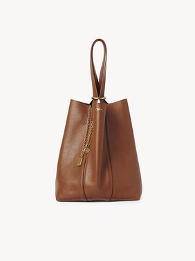 Chloé Spin tote bag in grained leather Shiny grained calfskin
Clay Brown