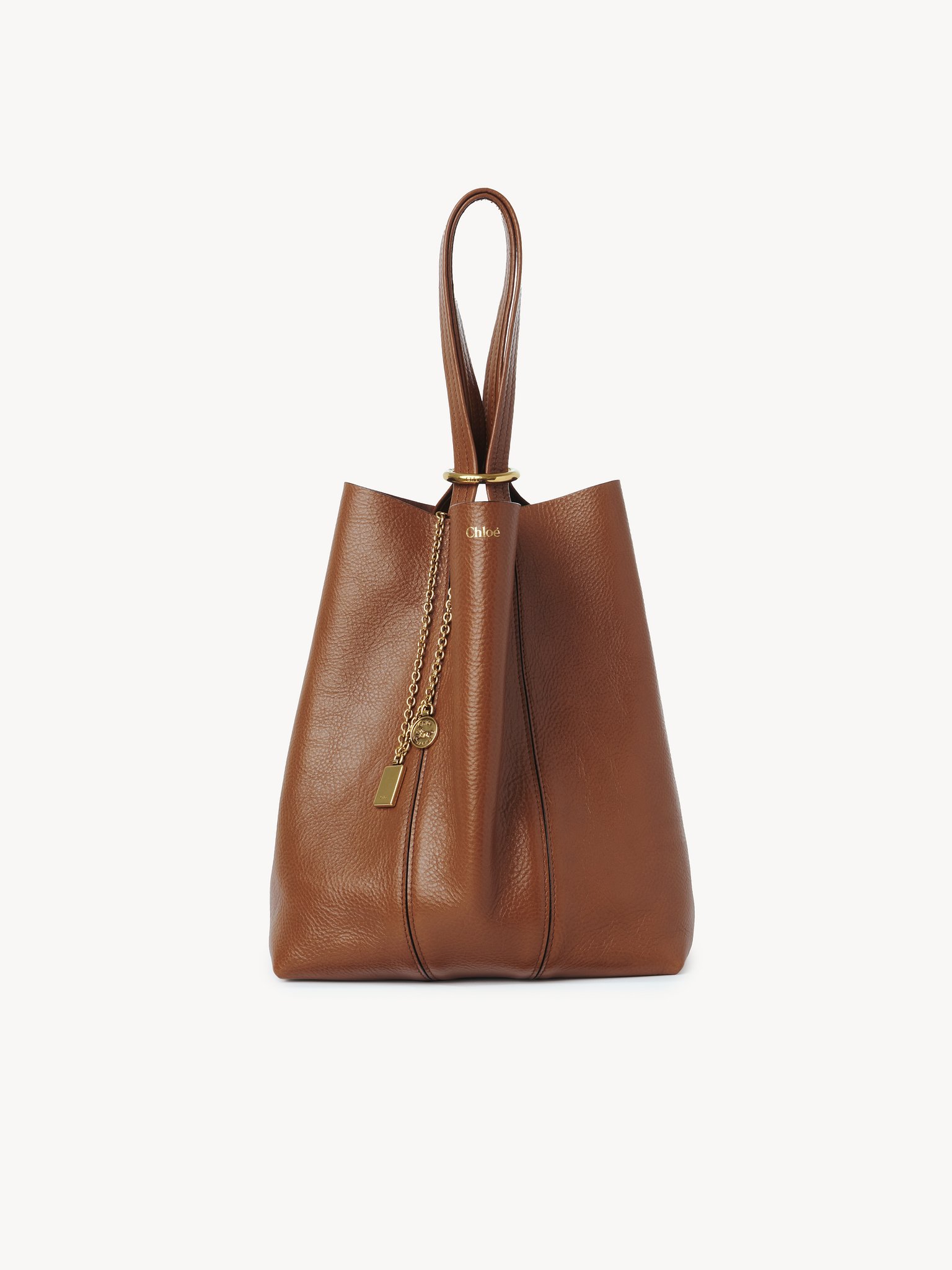 Chloé Spin tote bag in grained leather Shiny grained calfskin
Clay Brown Back view of the product