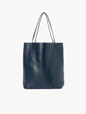 Chloé Spin tote bag in grained leather Shiny grained calfskin
Tapestry Blue Top view of the product