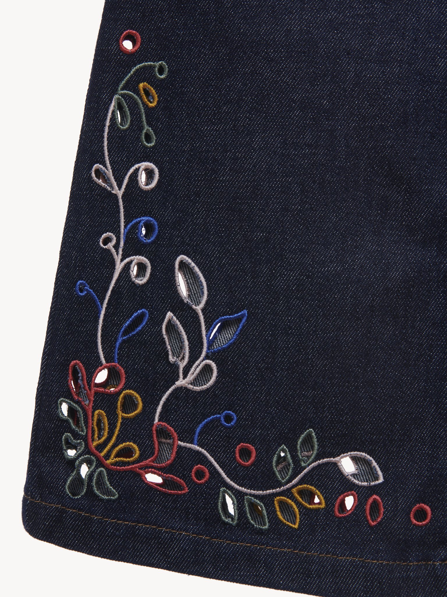 Embroidered jeans Cotton denim
Washed Denim 