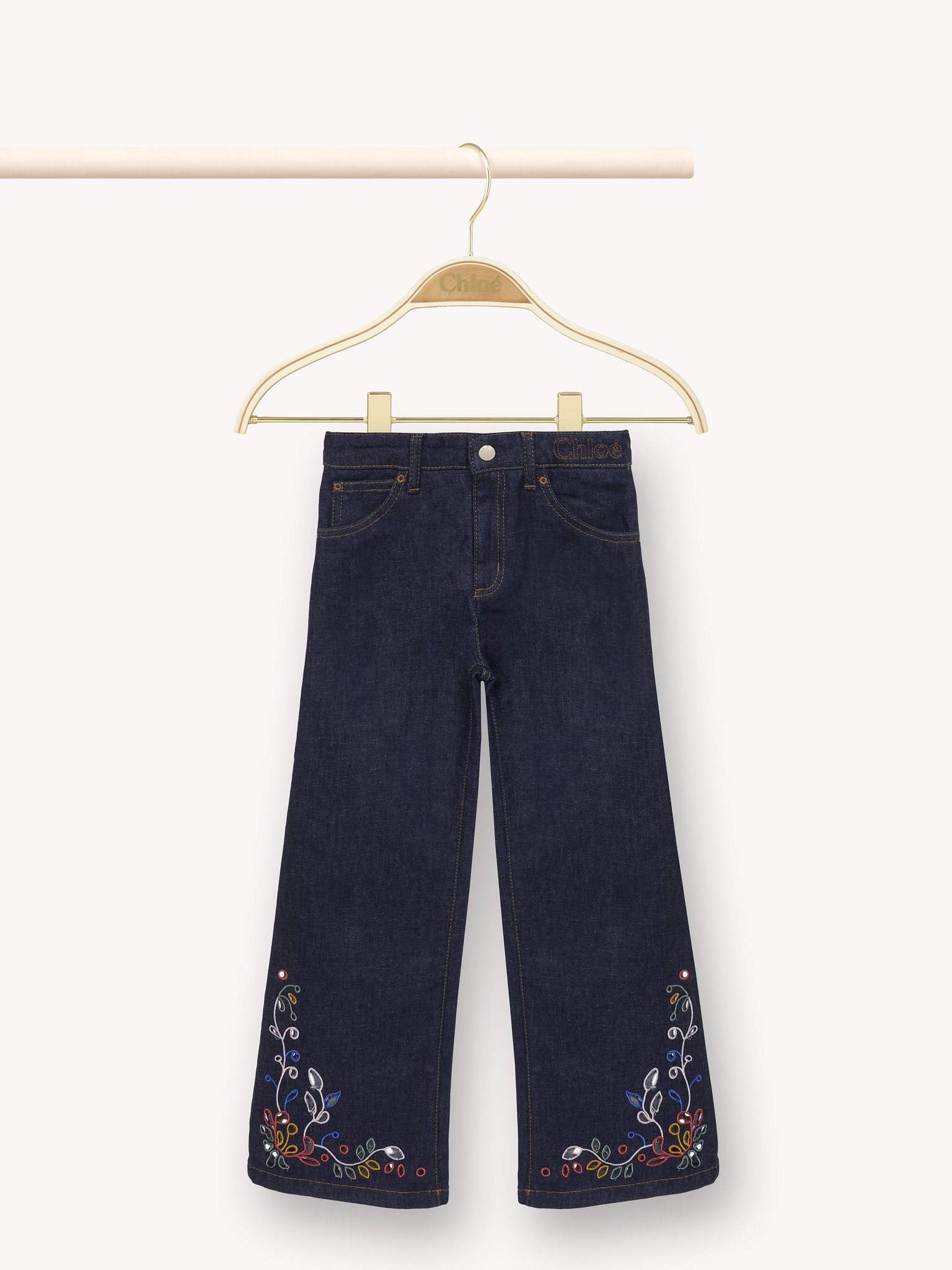 Embroidered jeans Cotton denim
Washed Denim Product detail