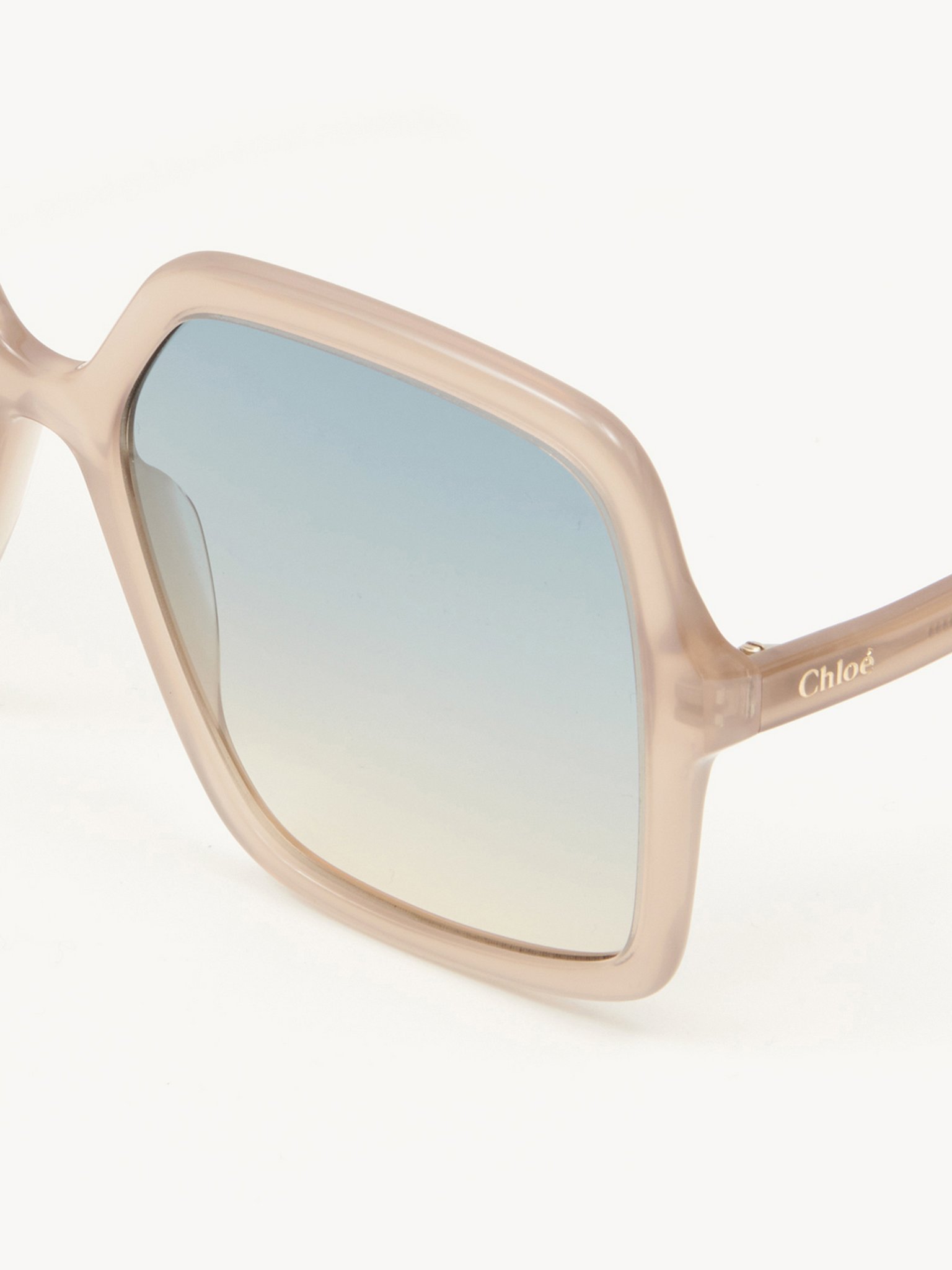 Zelie sunglasses Opal Brown Nude frame
Double gradient Petrol/Nude lenses Product detail