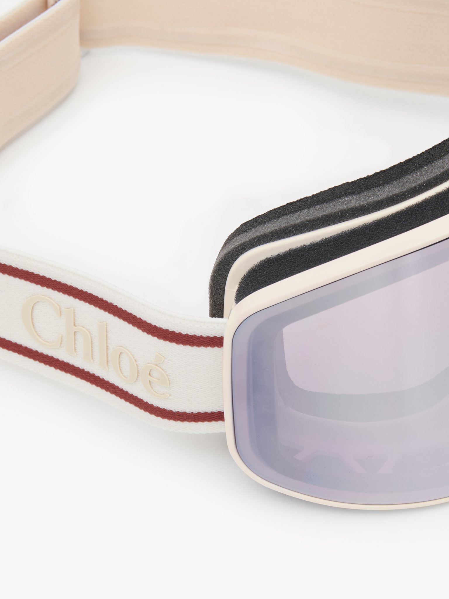 Cassidy ski goggle Ivory and Burgundy strap
Burgundy mirror lens Product detail