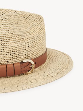 Chloé x Borsalino straw hat Straw, vegetable-tanned calfskin & brass
Straw Beige Back view of the product