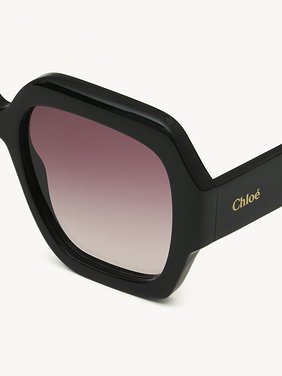 Gayia sunglasses Black recycled acetate & bio-based nylon
Gradient Burgundy lenses Product detail