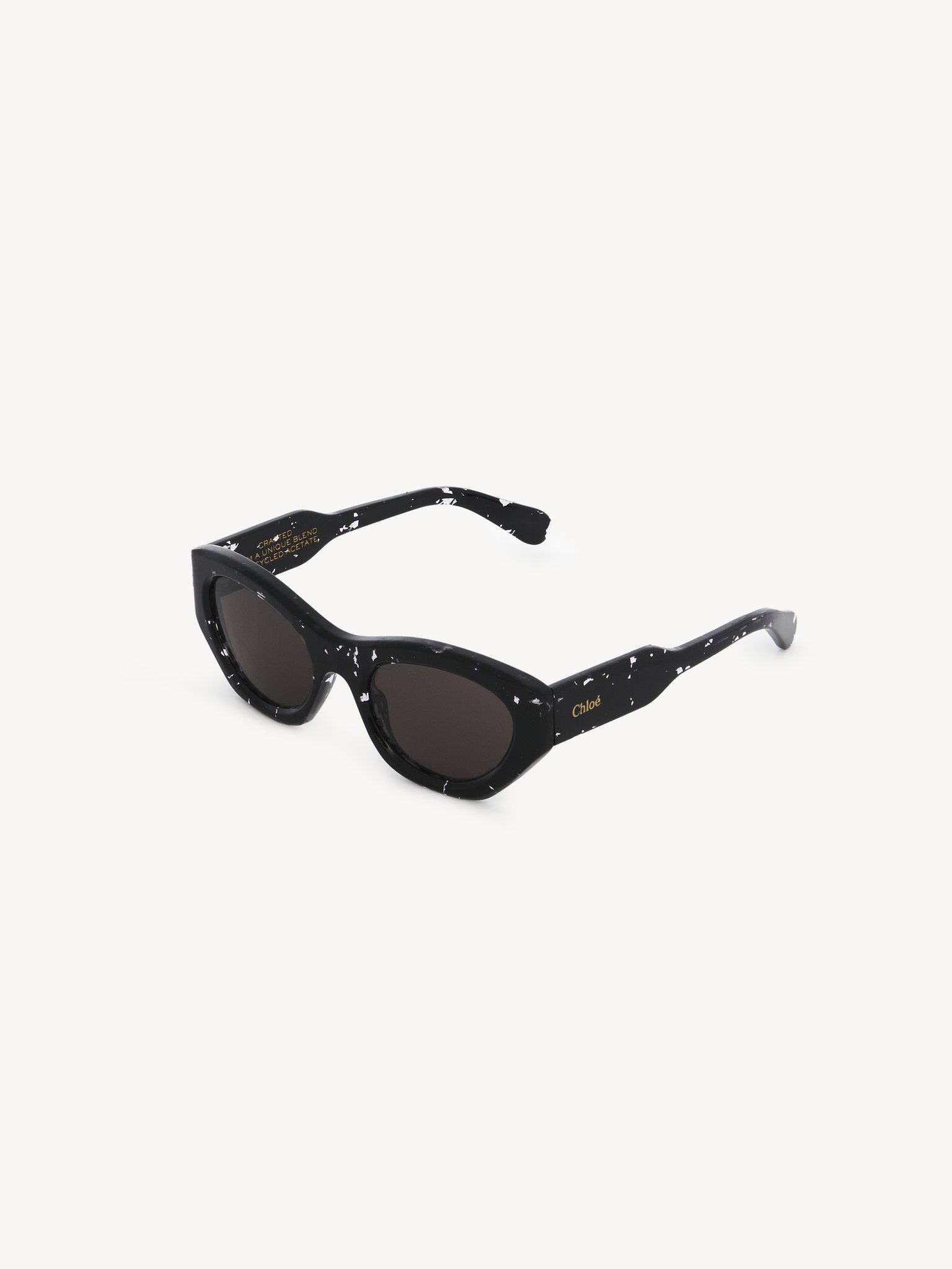 Gayia sunglasses Crystal Black recycled acetate & bio-based nylon
Gray lenses