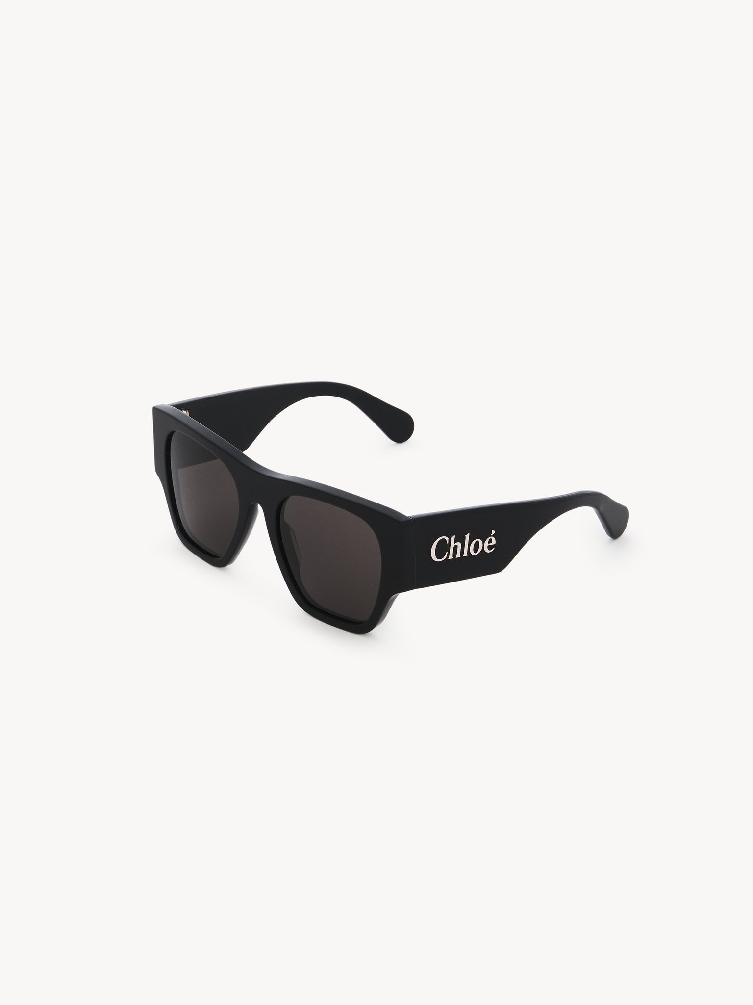 Naomy sunglasses Black lower-impact acetate & bio-based nylon
Gray lenses