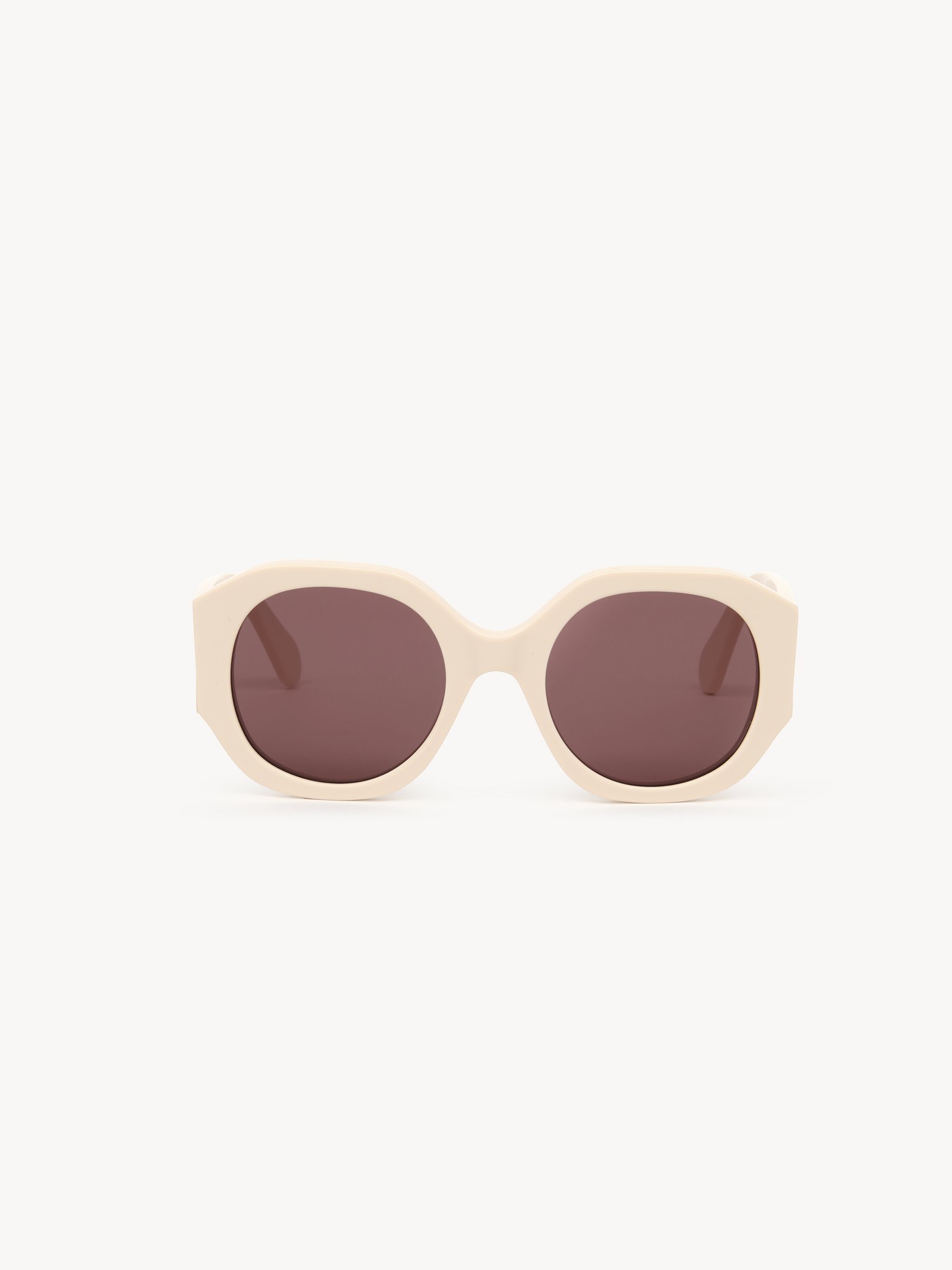 Naomy sunglasses Ivory lower-impact acetate & bio-based nylon
Bordeaux lenses Back view of the product