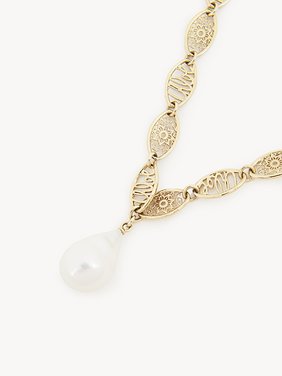 Darcey lace necklace Brass & cultured freshwater pearl
Gold Back view of the product