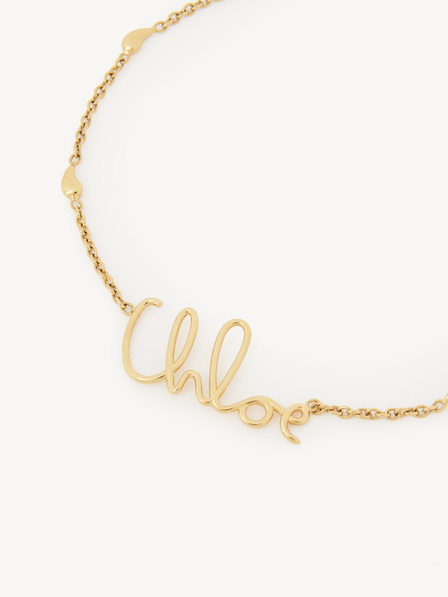 The Chloé Iconic necklace Brass
Vintage Gold Product detail