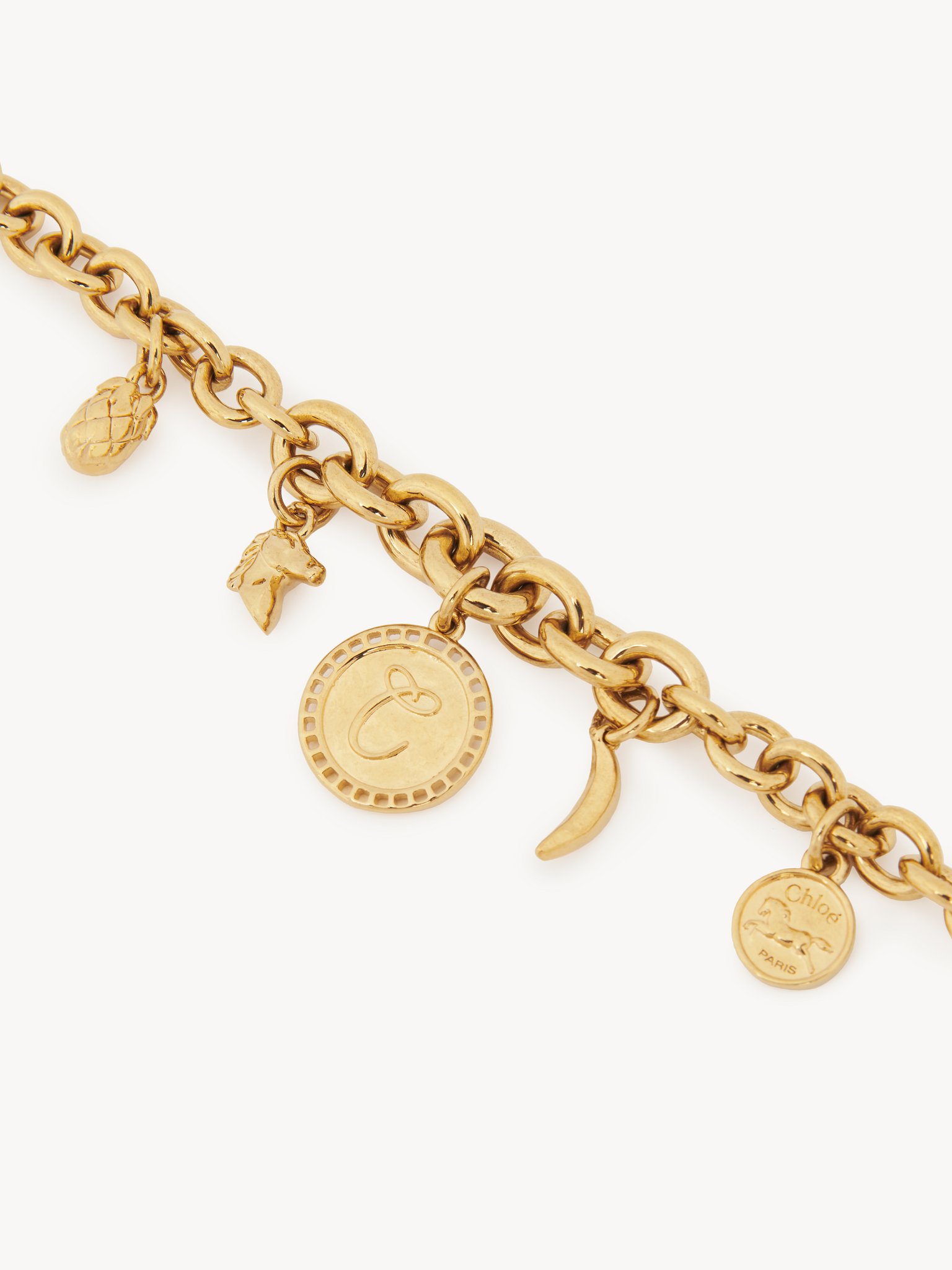 The Chloé Charms bracelet Brass
Vintage Gold Product detail