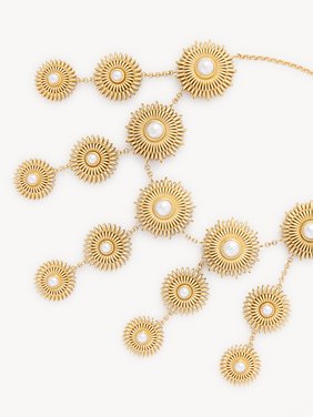 The Chloé Mechanical Flowers necklace Brass, synthetic pearls & crystal glass
Vintage Gold Product detail