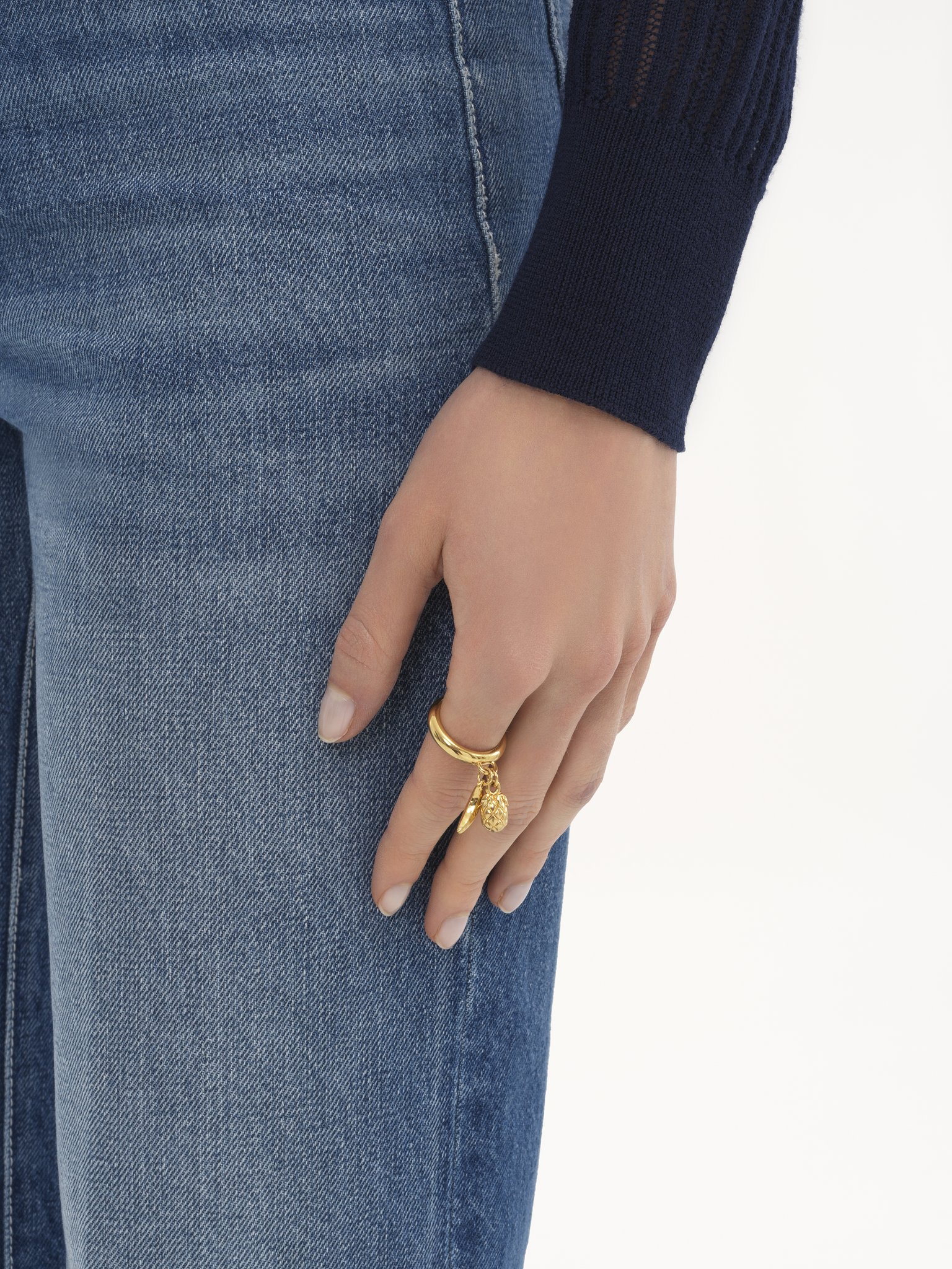 The Chloé Charms ring Brass
Vintage Gold Back view of the product