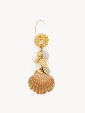 The Chloé Shells mono earring Brass & resin
Blossom Beige