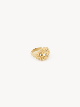 The Chloé Shells ring Brass & synthetic pearls
Vintage Gold