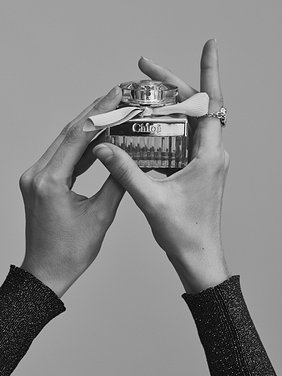 Chloé Eau de Parfum オードパルファム 商品を後面からとった写真