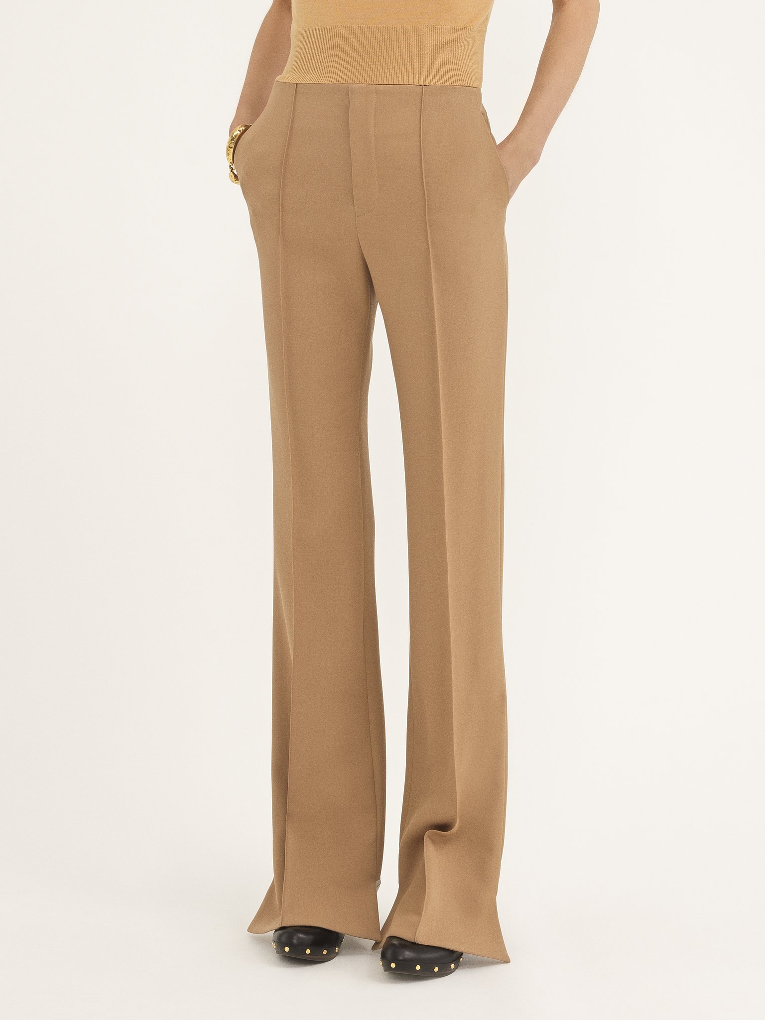 Broken-heel slim pants in wool grain de poudre Lower-impact wool grain de poudre
Coconut Brown Product detail