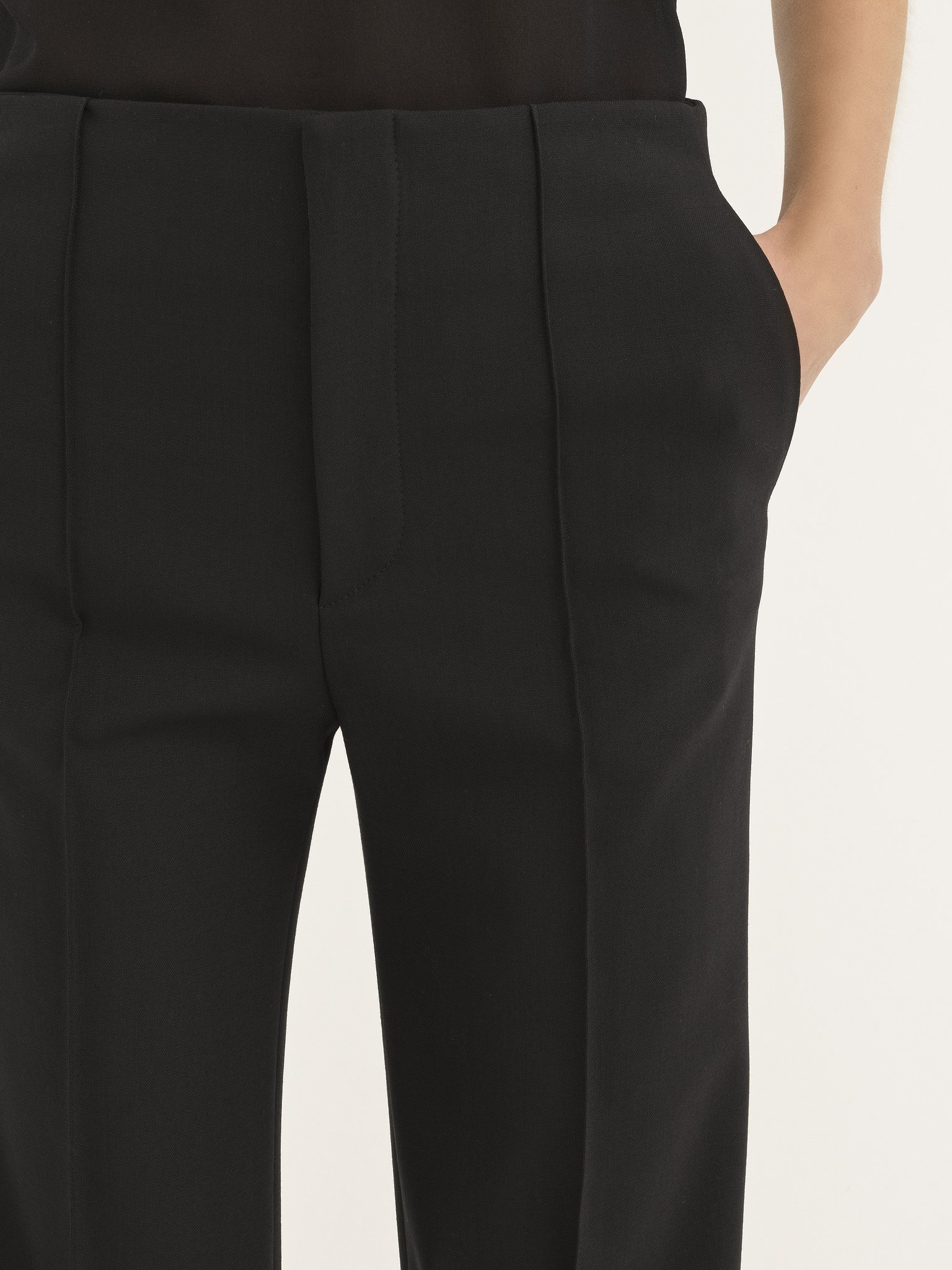 Flare pants in stretch wool Lower-impact stretch wool
Black 