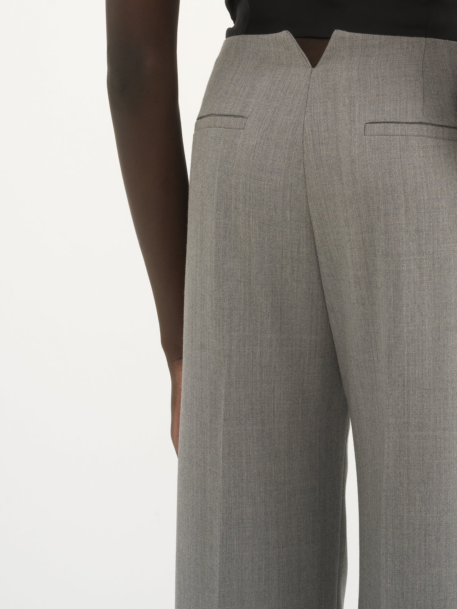 Flare pants in wool grain de poudre Chiné wool grain de poudre
Swan Grey 