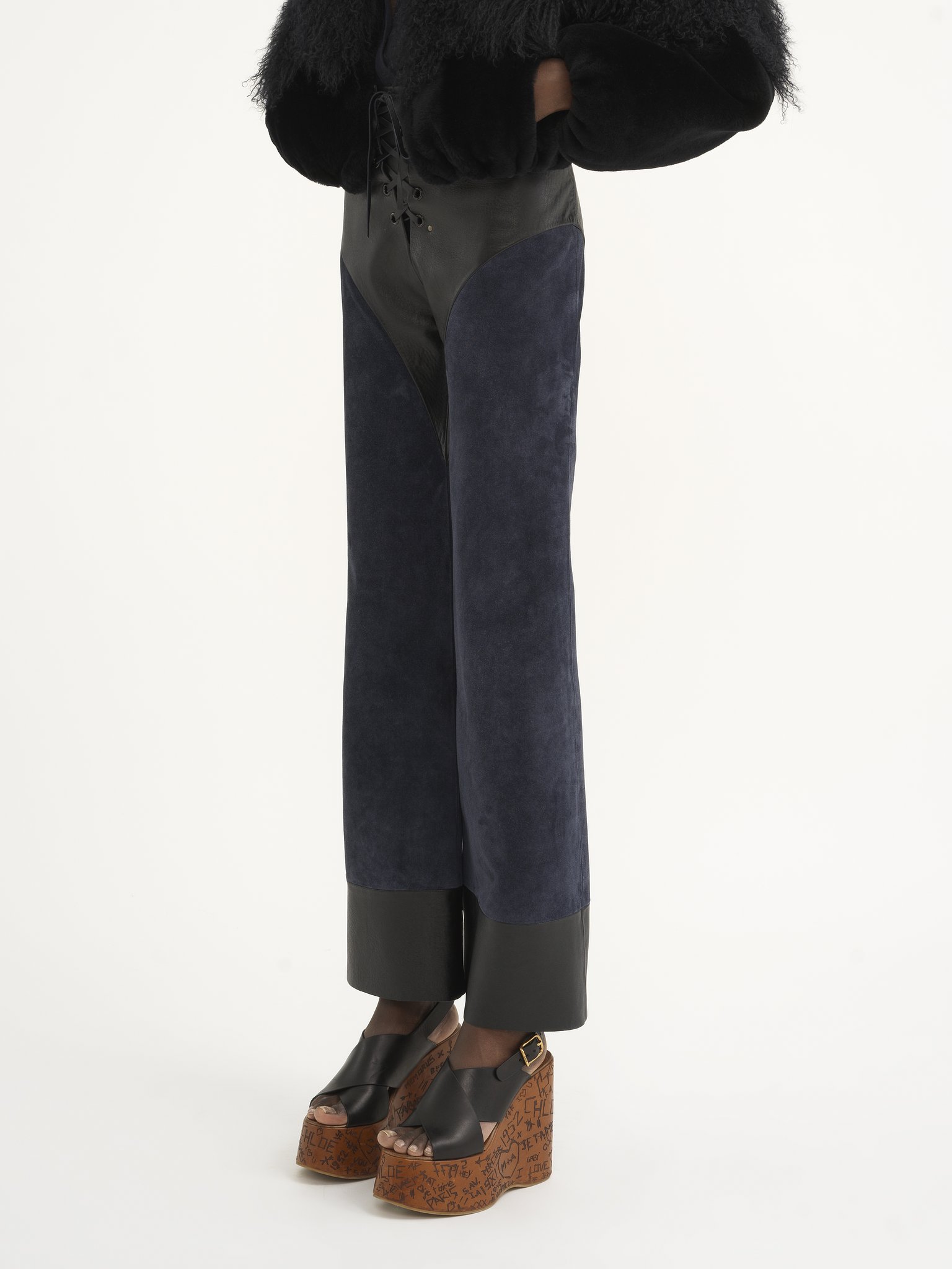 Lace-up flared patchwork pants in leather Suede calfskin & nappa leather
Evening Blue Product detail