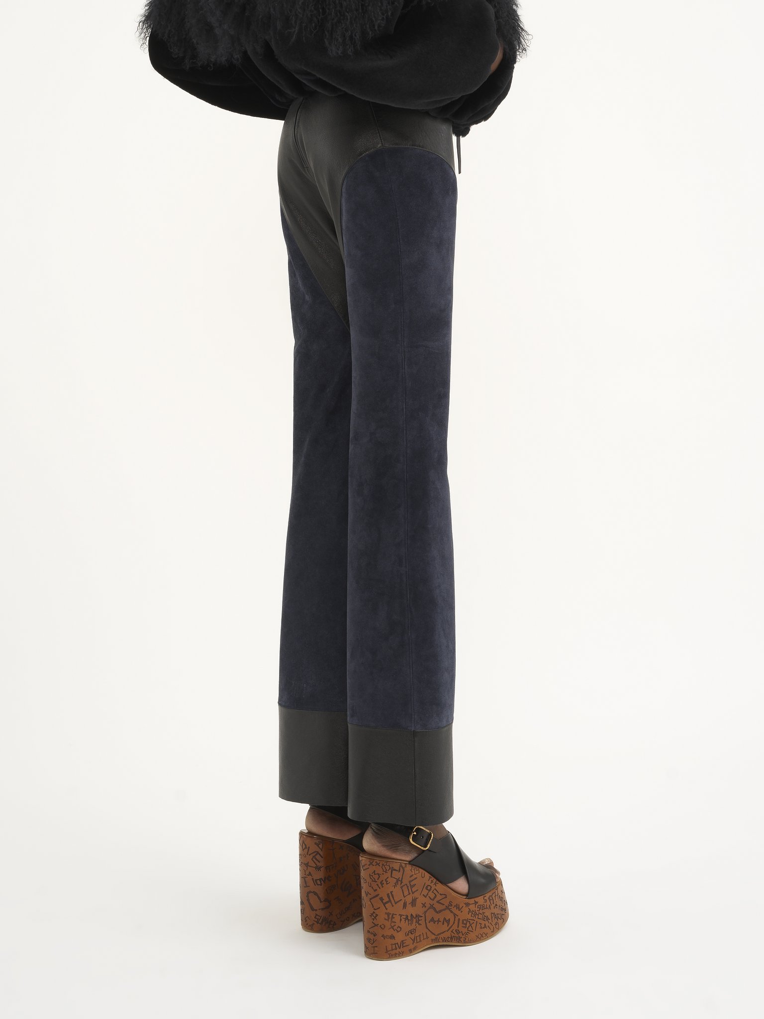 Lace-up flared patchwork pants in leather Suede calfskin & nappa leather
Evening Blue 