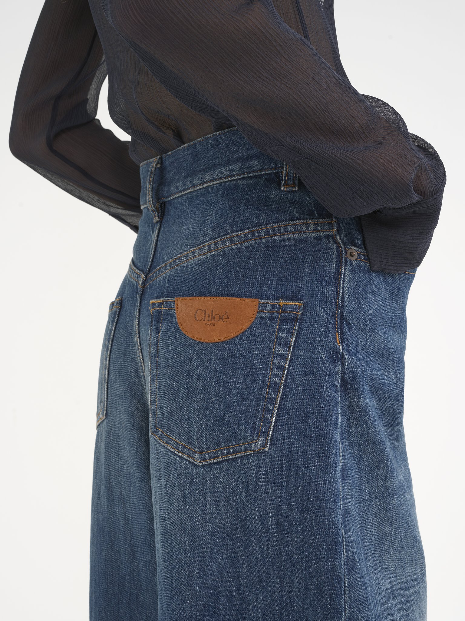 Wide-leg jeans in denim Organic cotton denim
Night Blue Front view of the product being worn