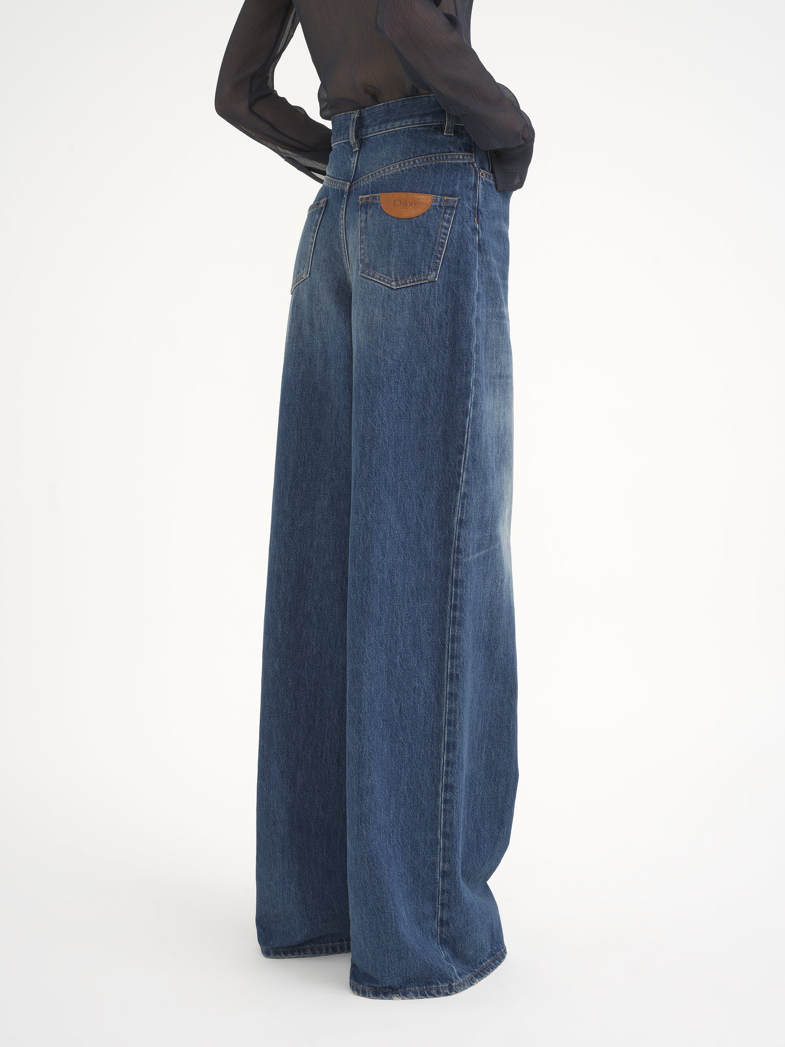 Wide-leg jeans in denim Organic cotton denim
Night Blue Top view of the product