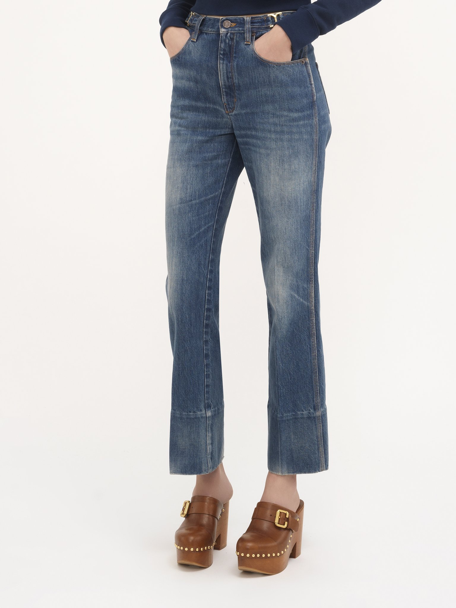 Straight cropped jeans in denim Organic cotton denim
Moonlight Blue Product detail