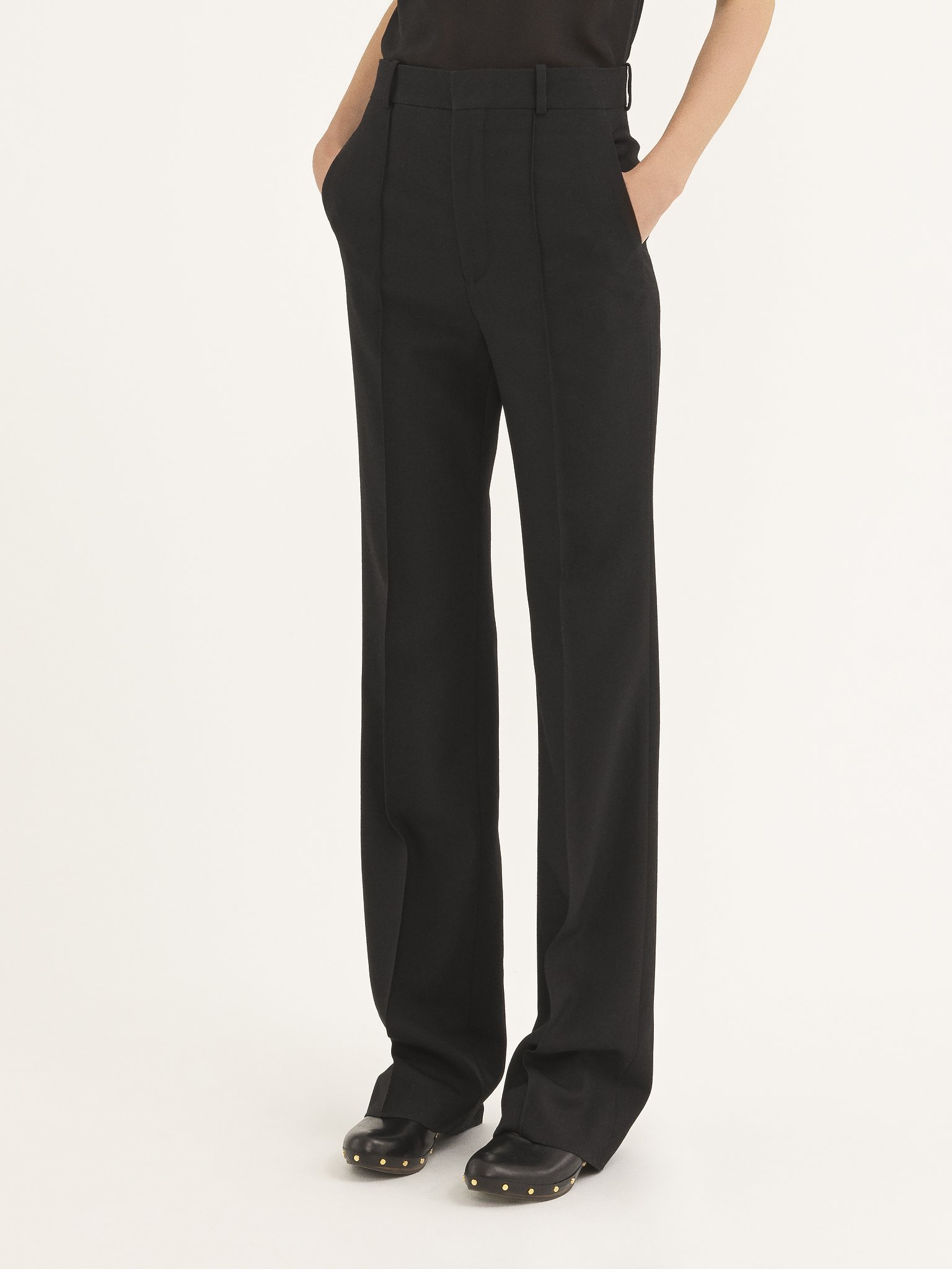 High-waisted trousers in wool gabardine Lower-impact wool gabardine
Black Product detail