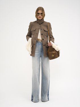 Wide-leg jeans in denim Organic cotton light bleached denim
Graceful Blue Back view of the product