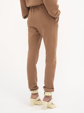 Generous jogging trousers in cotton fleece Matte velvet signature cotton fleece
Blush Nude Top view of the product