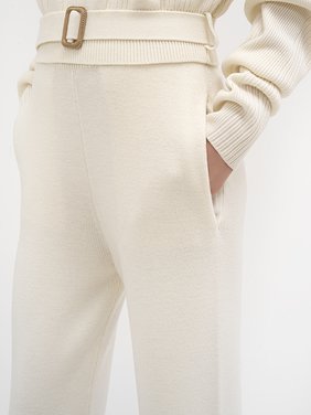 Jogging trousers in wool knit Lower-impact multistitch wool knit
Iconic Milk Front view of the product being worn