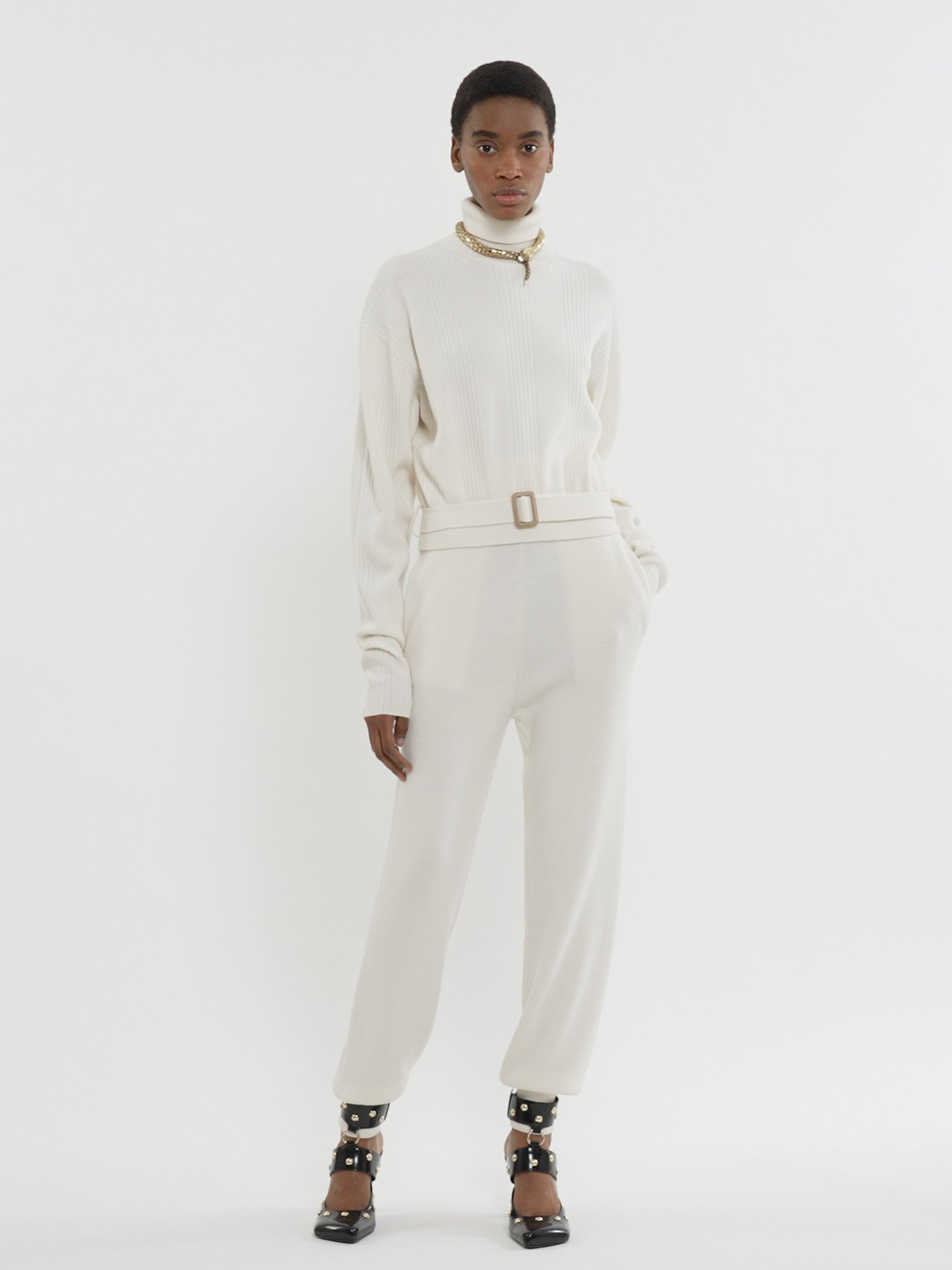 Jogging trousers in wool knit Lower-impact multistitch wool knit
Iconic Milk [*** acc_altImage_shotV ***]