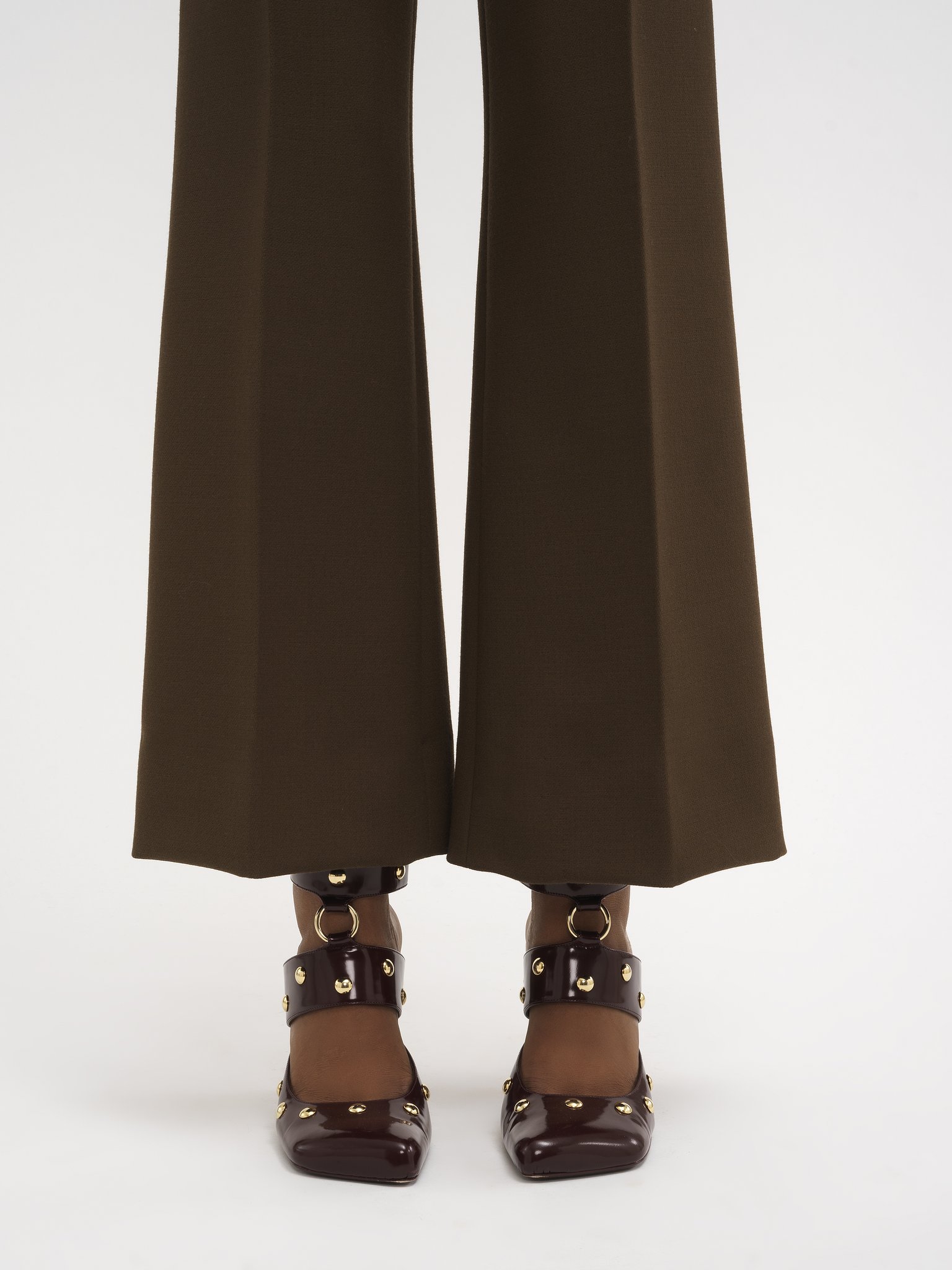 Cropped bootcut pants in cavalry wool Brushed cavalry wool
Palm Brown Front view of the product being worn