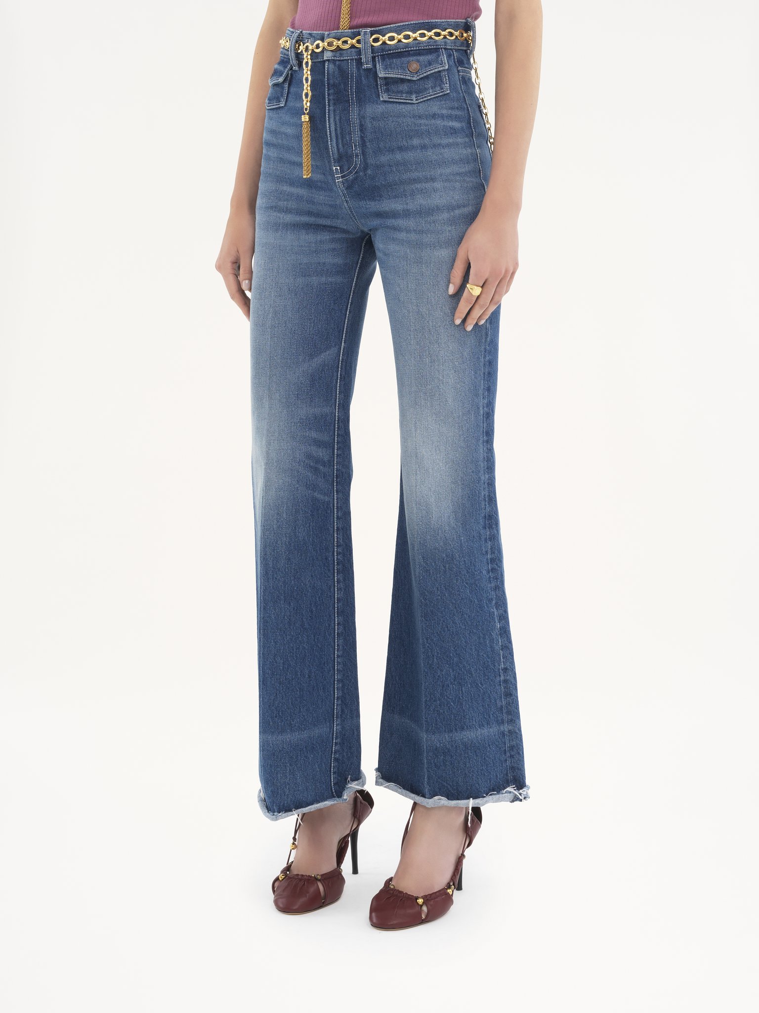 High-rise flare jeans in denim Cotton denim
Ocean blue Product detail