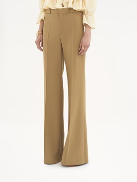 Flared tailored trousers in wool grain de poudre Lower-impact wool grain de poudre
Nut Product detail