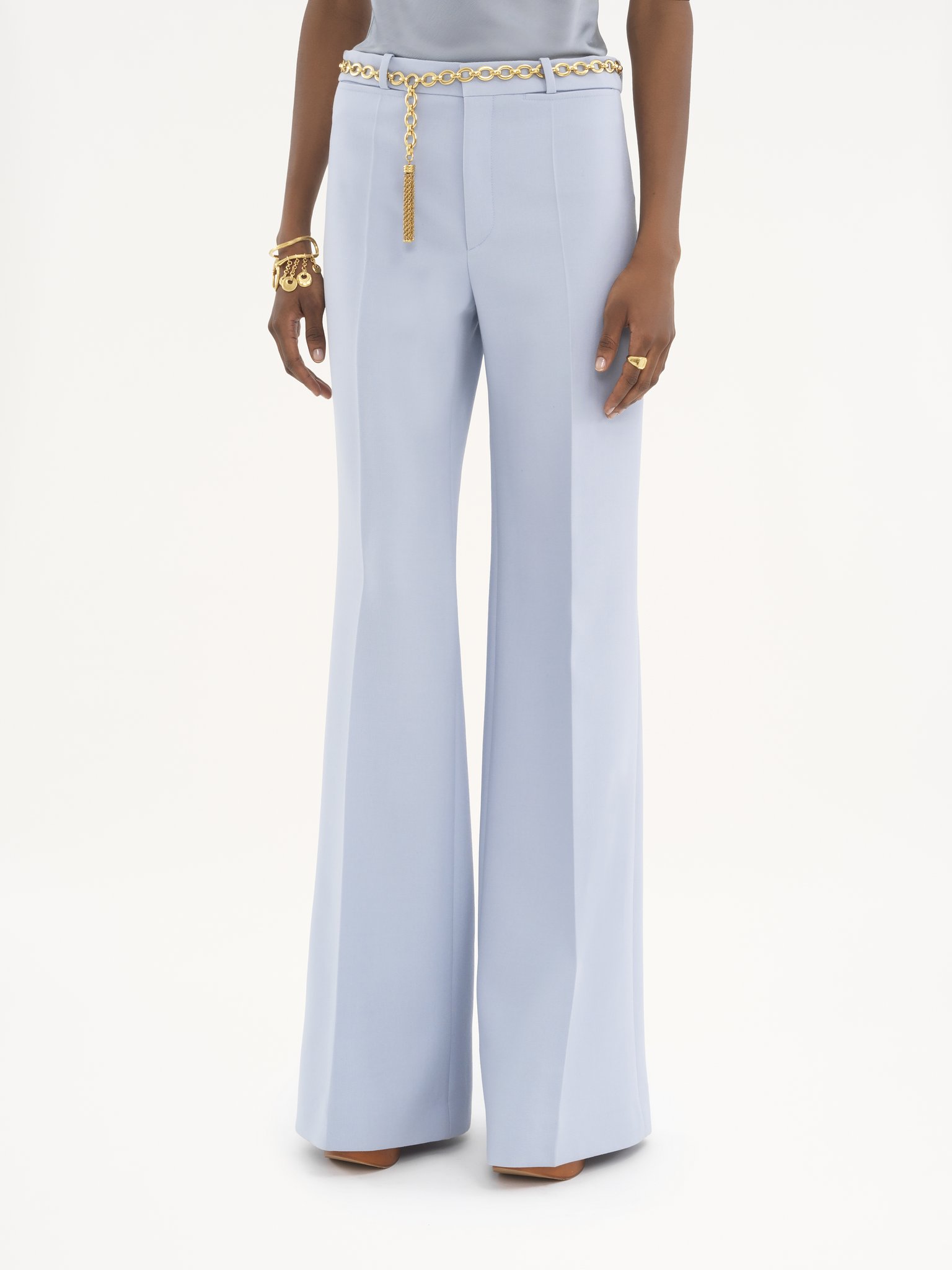 Flared tailored trousers in wool crêpe Lower-impact wool crêpe
Ash Blue Product detail