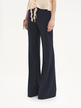 Flared tailored pants in stretch wool Lower-impact iconic stretch wool
Eclipse Blue Product detail