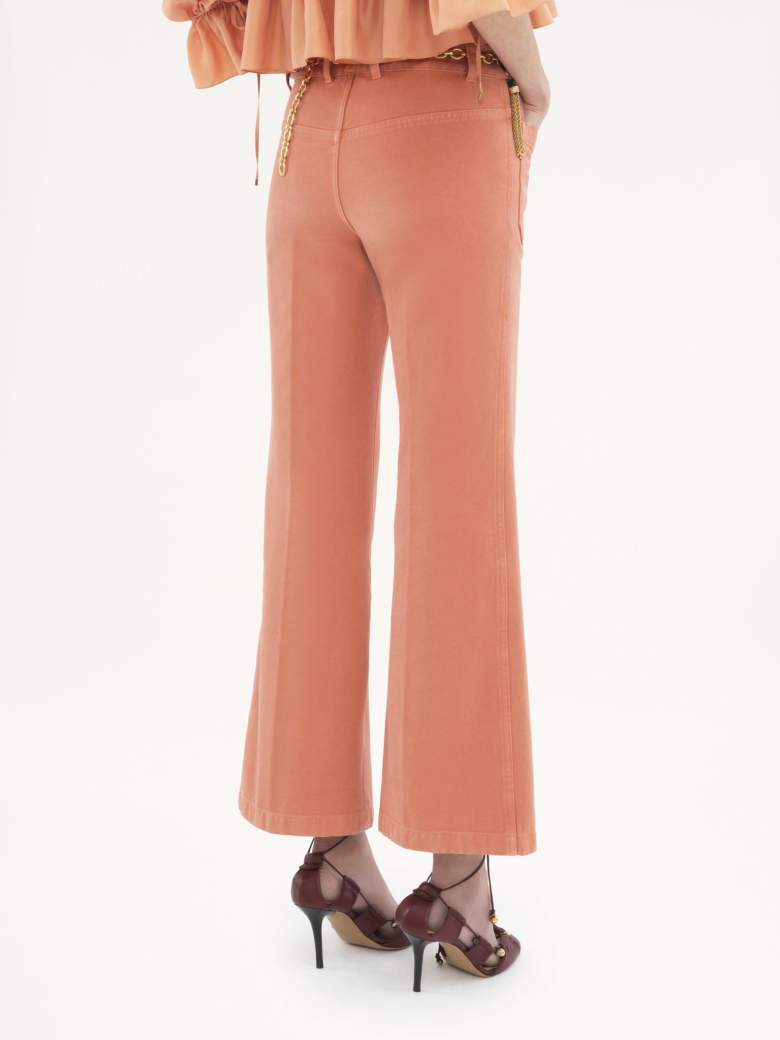 Cropped bootcut trousers in cotton velvet Garment-dyed organic cotton canvas
Shell Coral Top view of the product