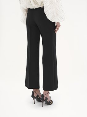 Cropped bootcut pants in wool crêpe Lower-impact wool crêpe
Black 